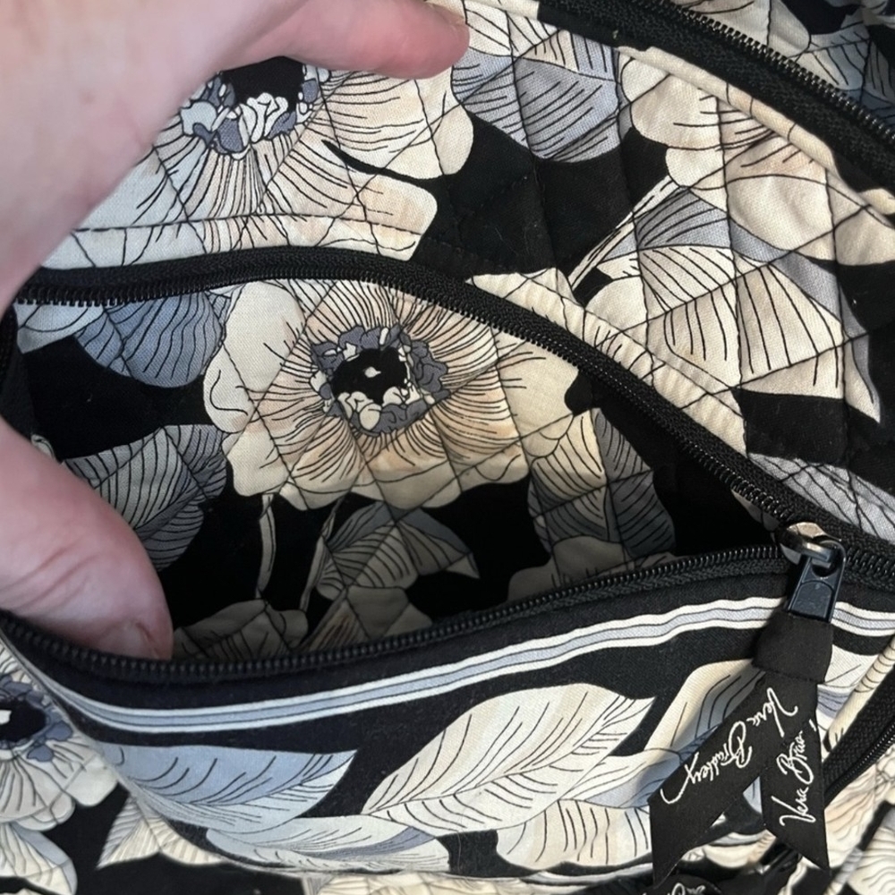 EUC Vera Bradley Camelia Black and Cream Floral Backpack preloved! - Picture 6 of 8